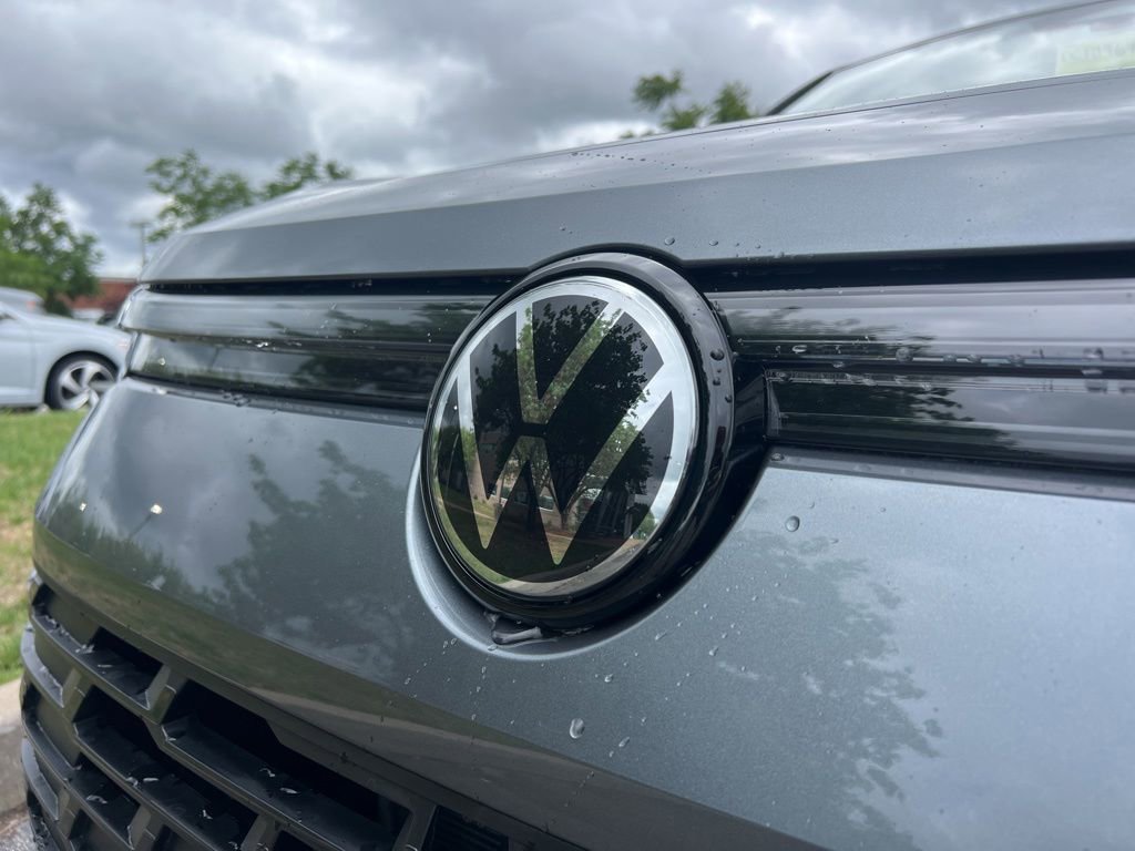 New 2026 Volkswagen Tiguan SE FWD image 10