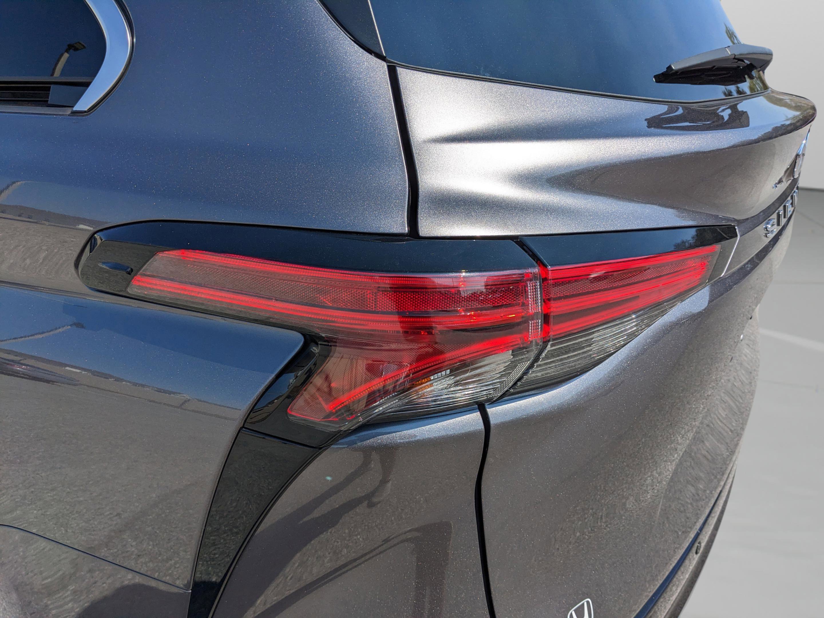 Used 2022 Toyota Sienna Platinum image 13