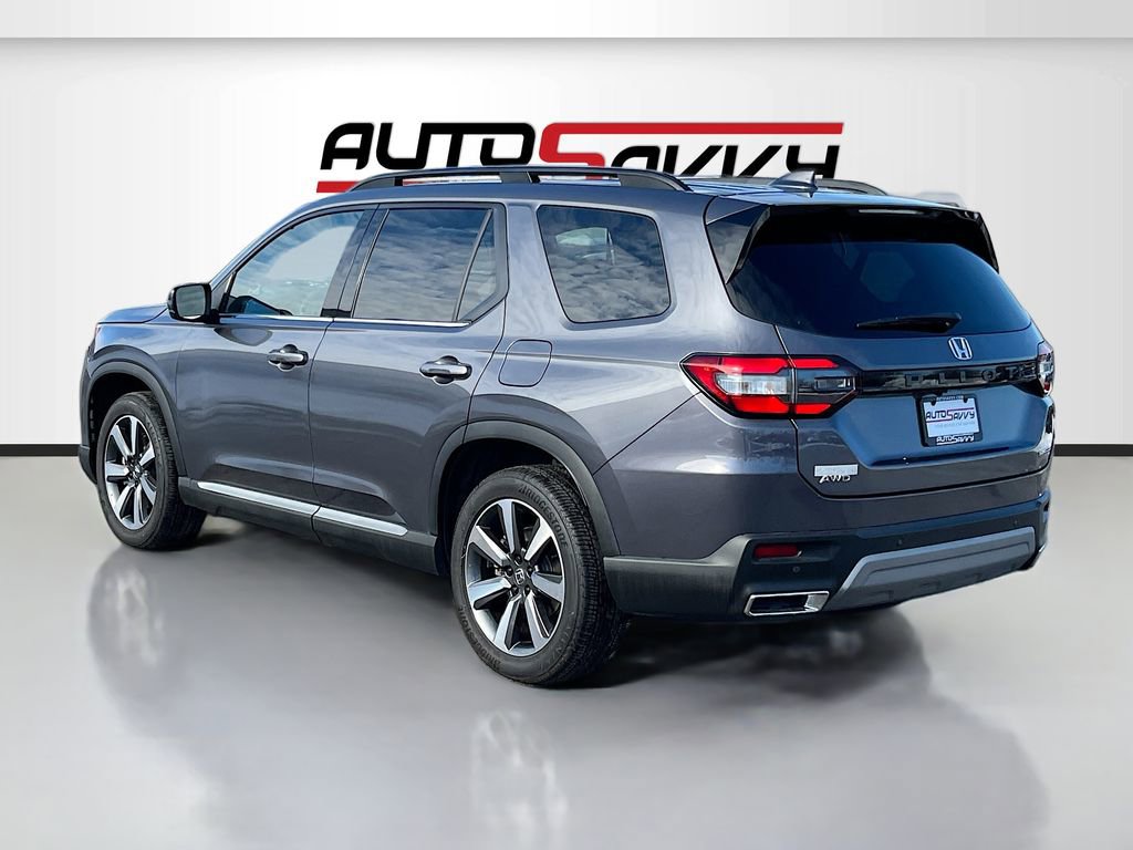 Used 2025 Honda Pilot Touring image 5