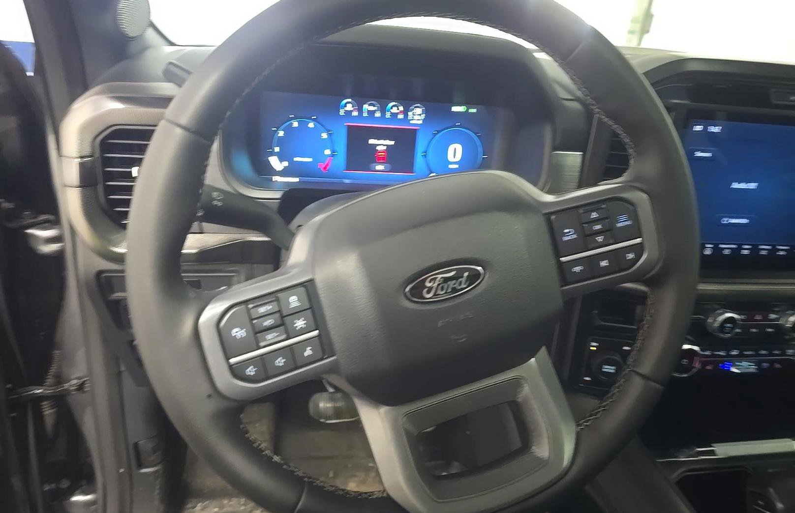 Used 2025 Ford F150 Lariat w/ Bed Utility Package AWD/4WD image 9