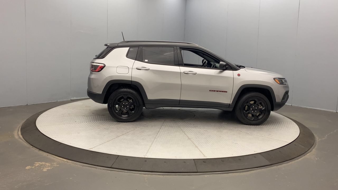 Used 2023 Jeep Compass Trailhawk w/ Trailhawk Convenience Group AWD/4WD image 6