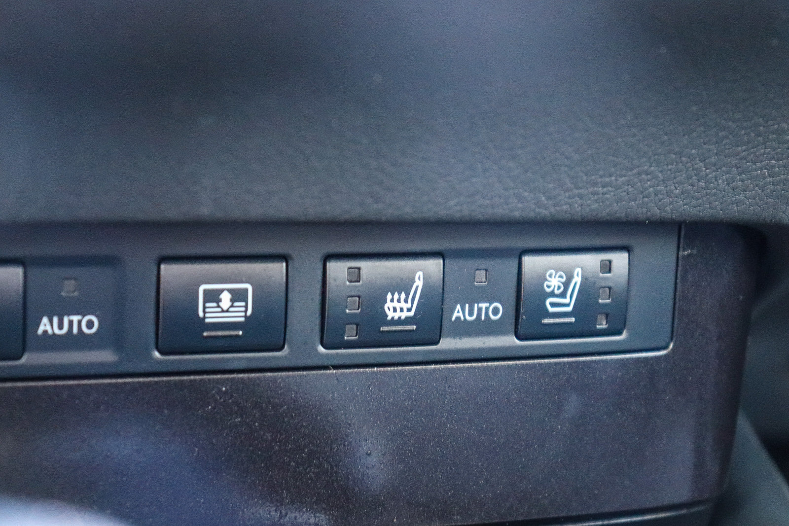 Certified 2023 Lexus ES 350 w/ Accessory Package (Z1) FWD image 30