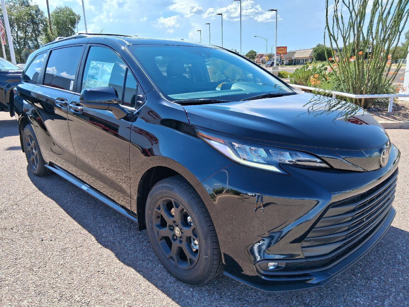 New 2026 Toyota Sienna XLE Woodland Edition AWD/4WD image 7