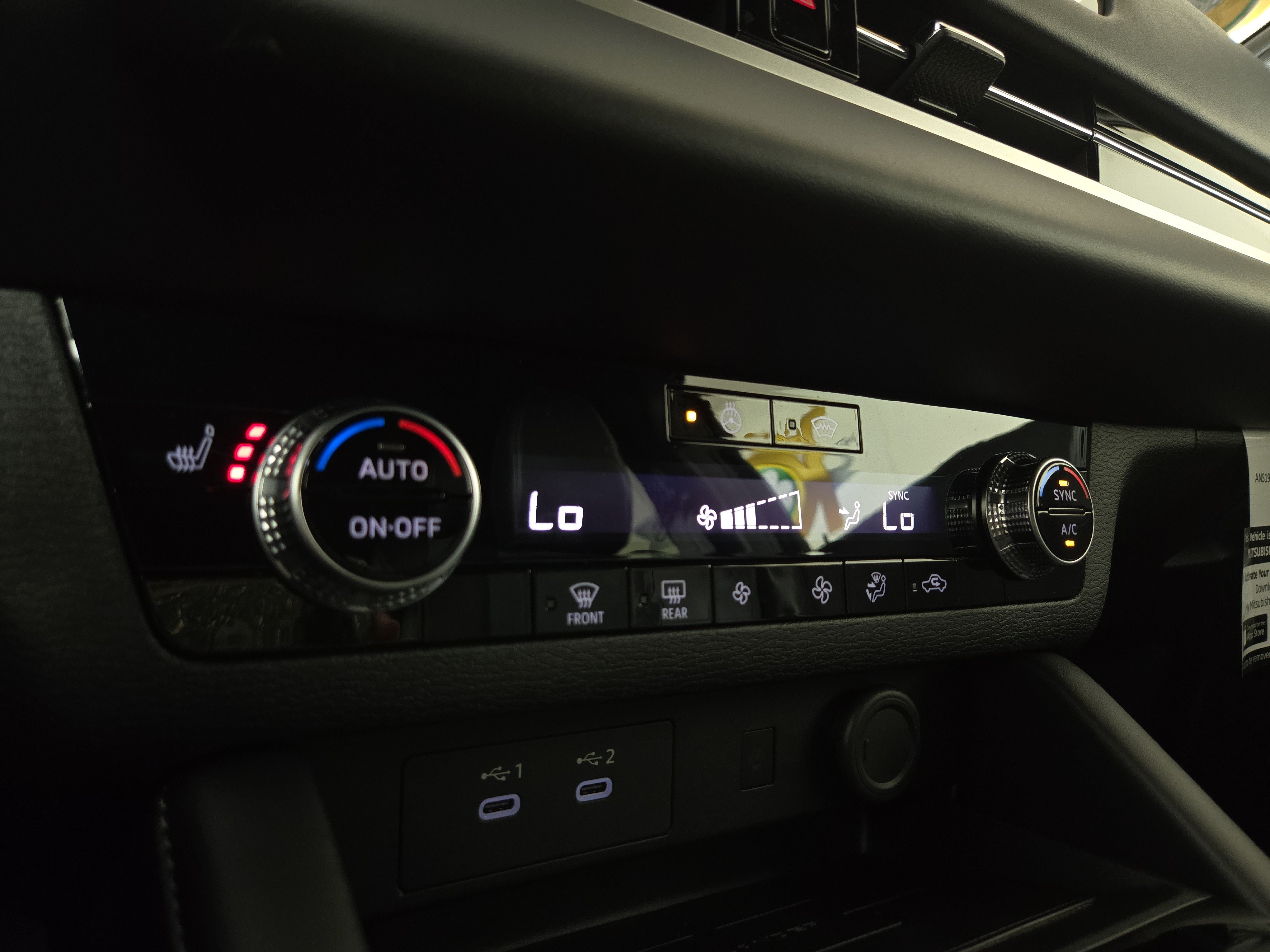 New 2026 Mitsubishi Outlander LE AWD/4WD image 28