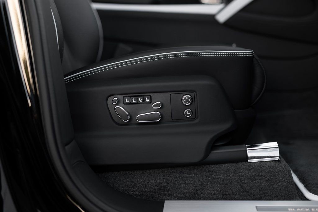 Used 2025 Bentley Bentayga AWD/4WD image 26