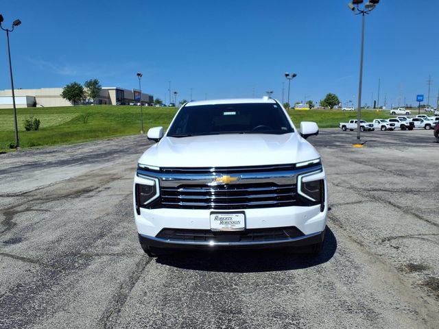 Used 2025 Chevrolet Tahoe LT AWD/4WD image 2