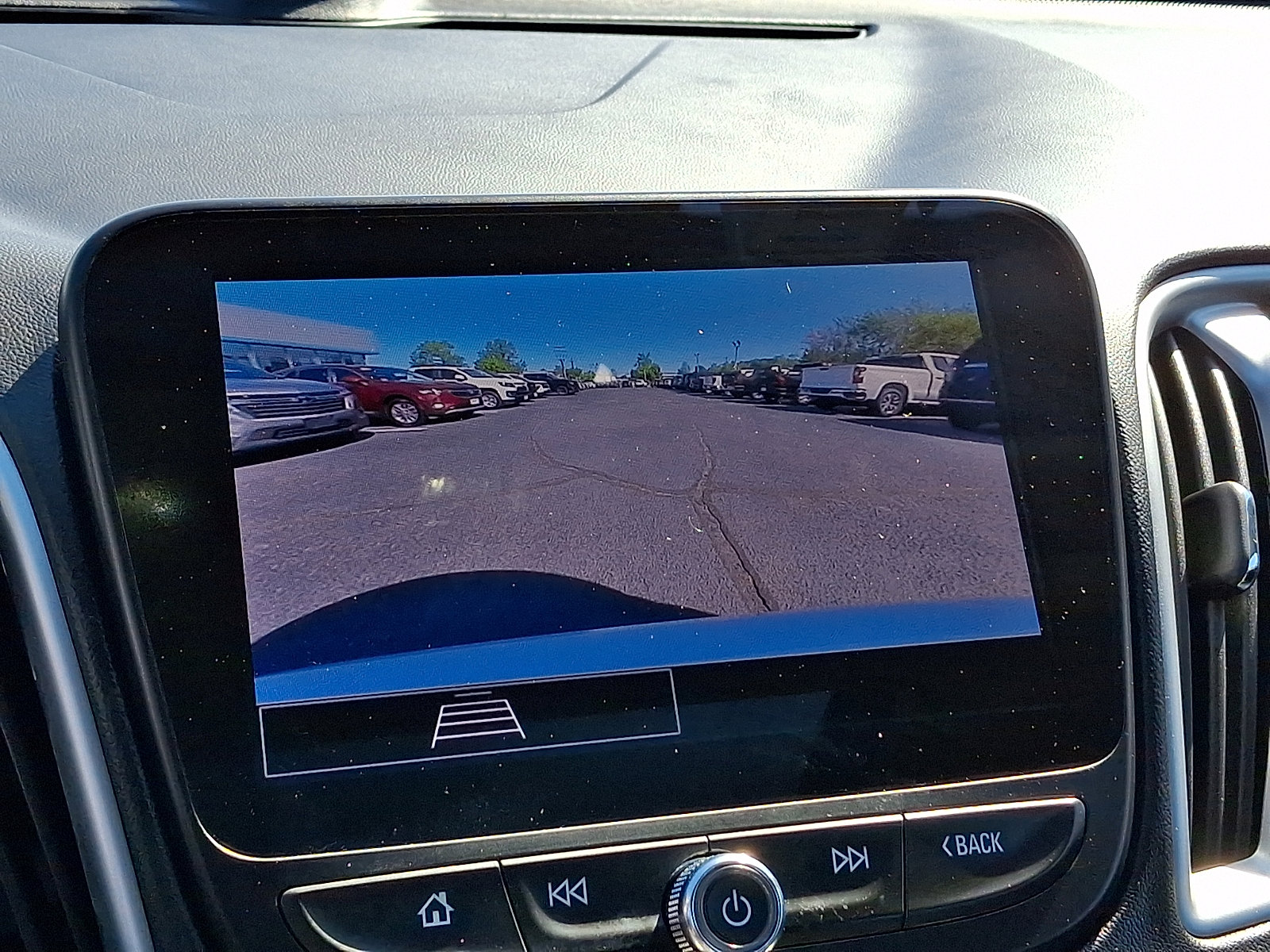 Used 2024 Chevrolet Malibu LT FWD image 16