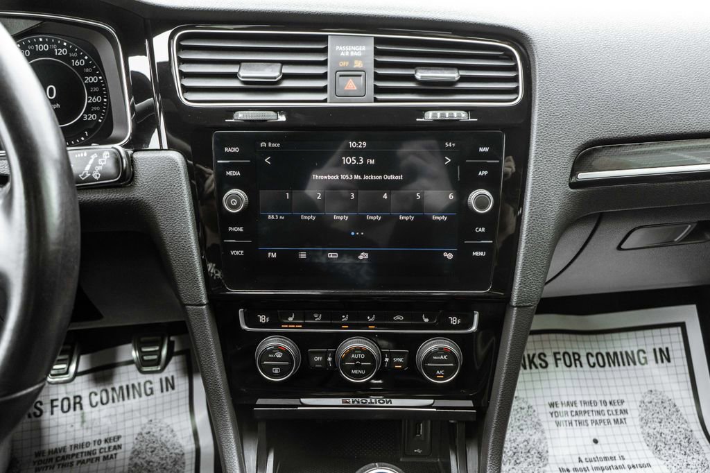 Used 2019 Volkswagen Golf R 4-Door image 20