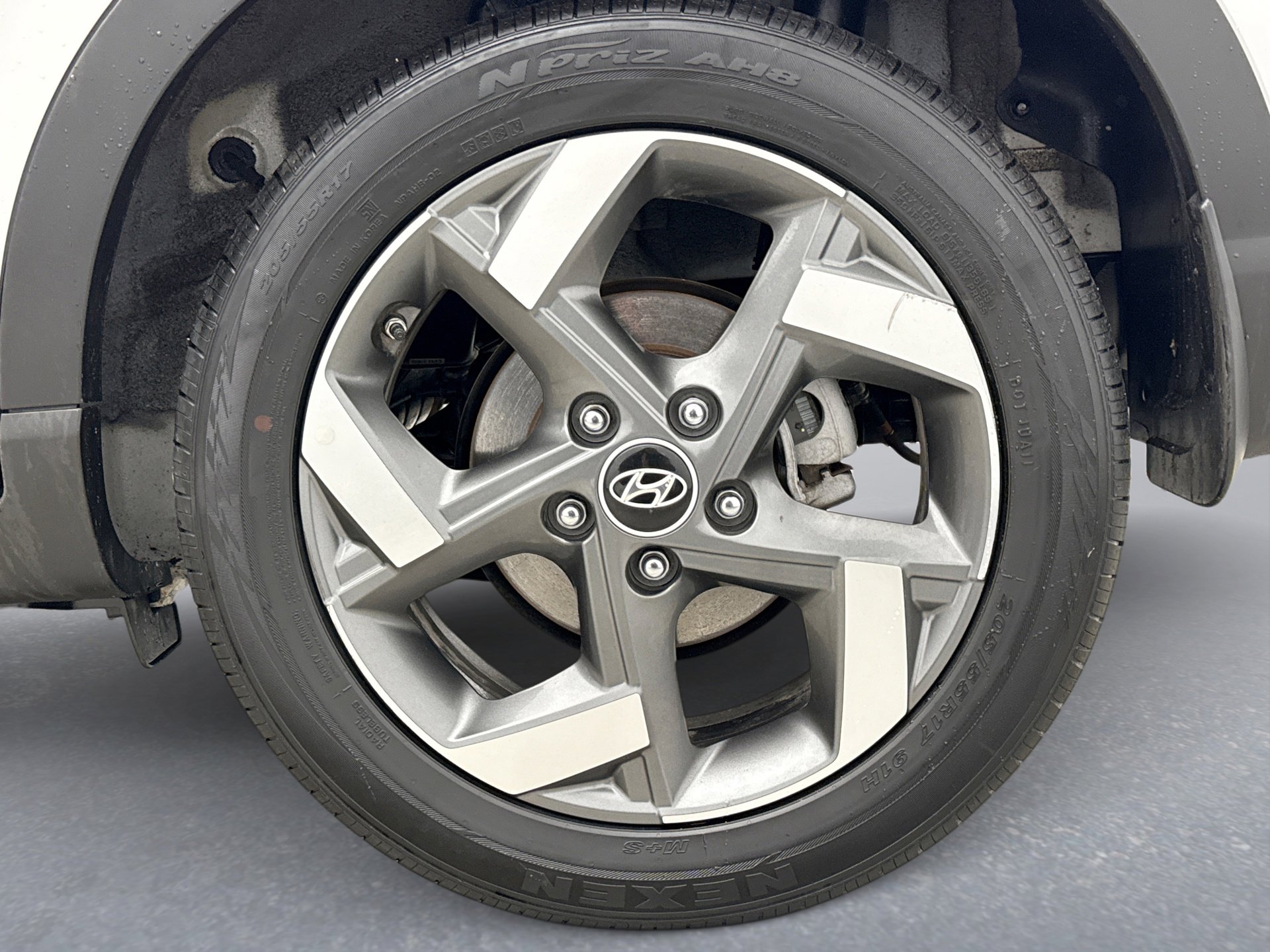 Used 2025 Hyundai Venue Limited image 26