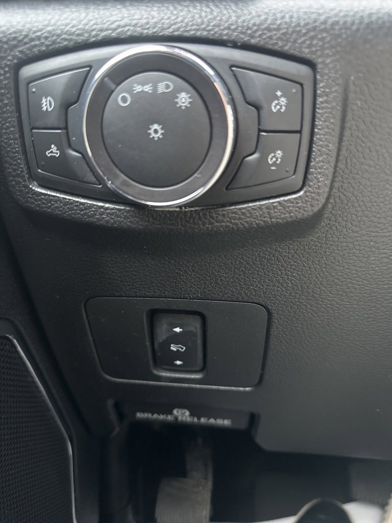 Used 2018 Ford F350 Lariat w/ Chrome Package image 24