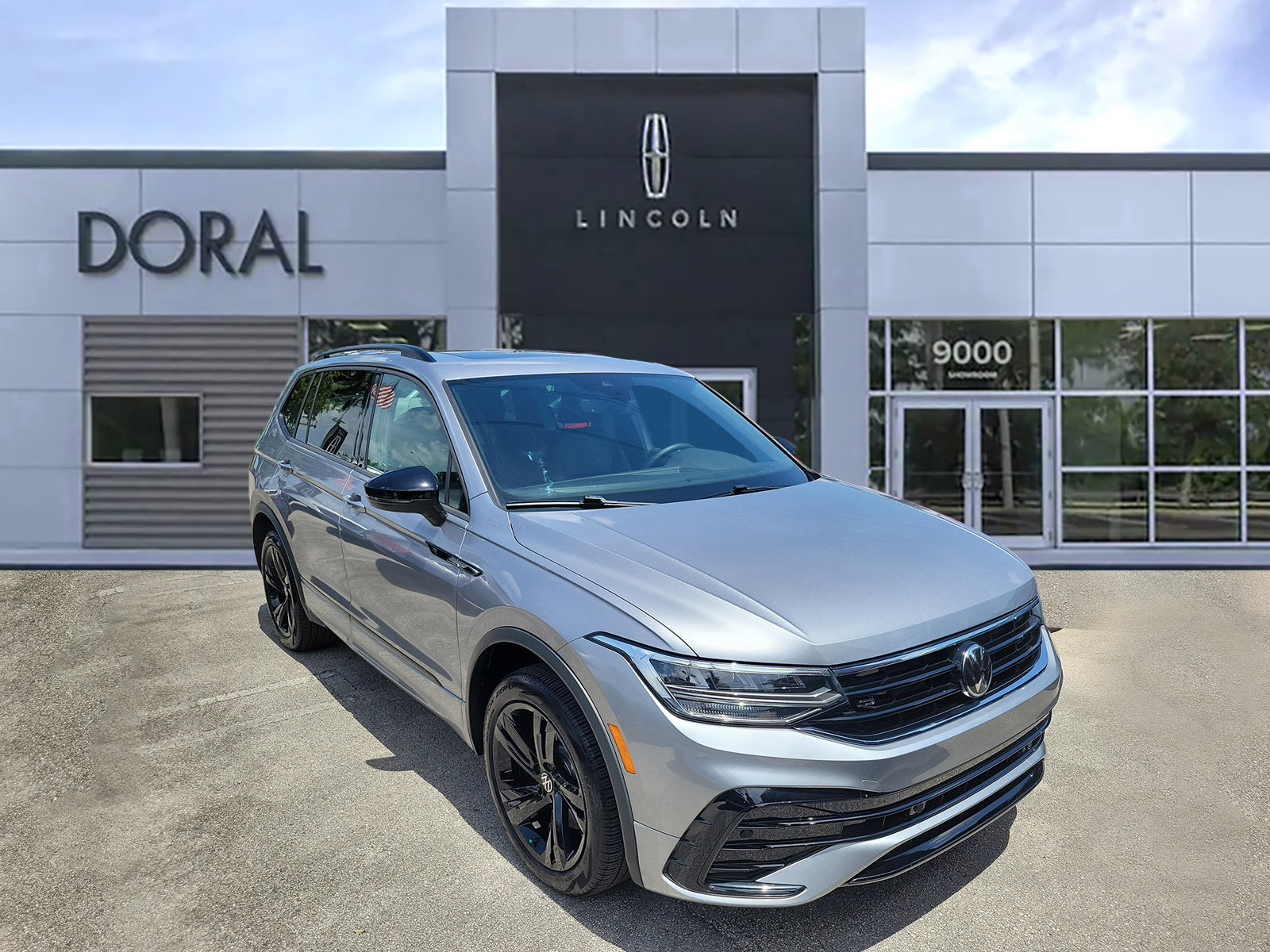 Used 2024 Volkswagen Tiguan SE R-Line AWD/4WD video 1