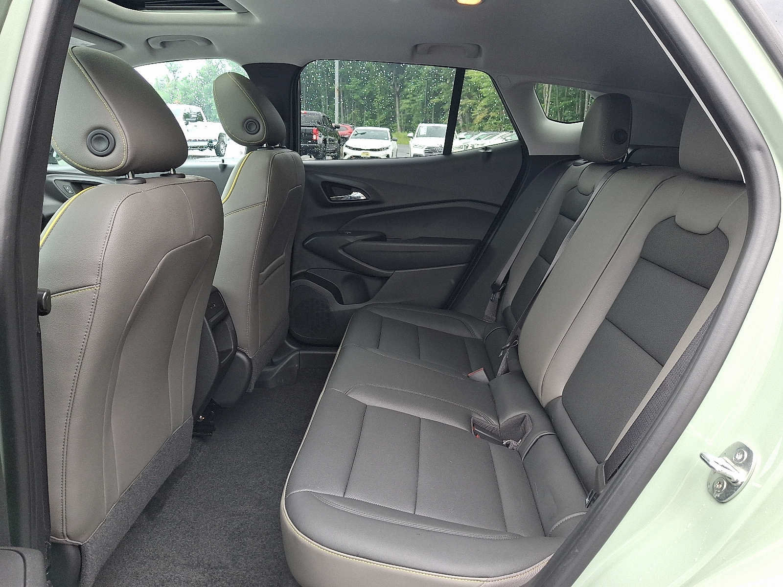 Used 2024 Chevrolet Trax ACTIV w/ Sunroof Package FWD image 10
