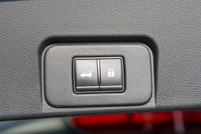 Used 2024 Nissan Rogue SV AWD/4WD image 9
