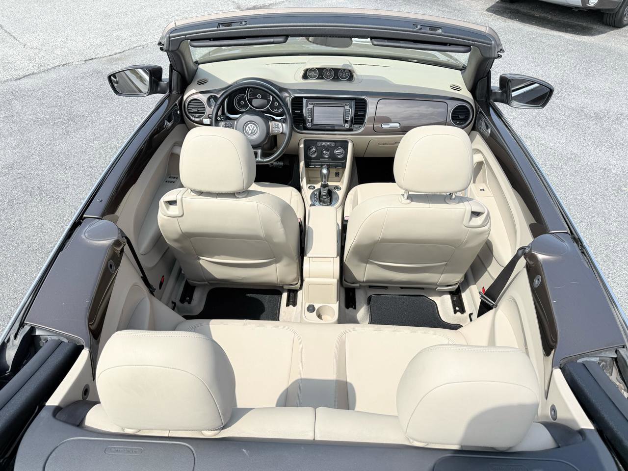 Used 2013 Volkswagen Beetle TDI FWD image 17