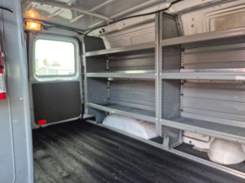 Used 2014 Ford E-250 and Econoline 250 w/ Power Group RWD image 21