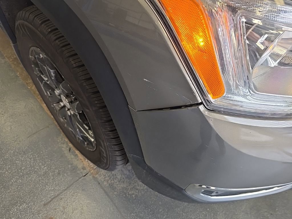 Used 2019 GMC Acadia SLT image 12