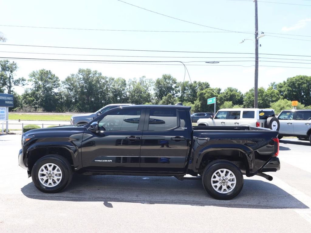 Used 2024 Toyota Tacoma SR5 w/ SR5 Upgrade Package AWD/4WD image 8