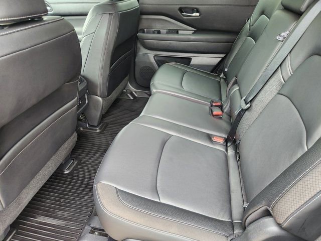 Used 2024 Nissan Pathfinder SL w/ Cargo Package image 31