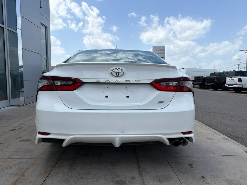 Used 2024 Toyota Camry SE FWD image 11