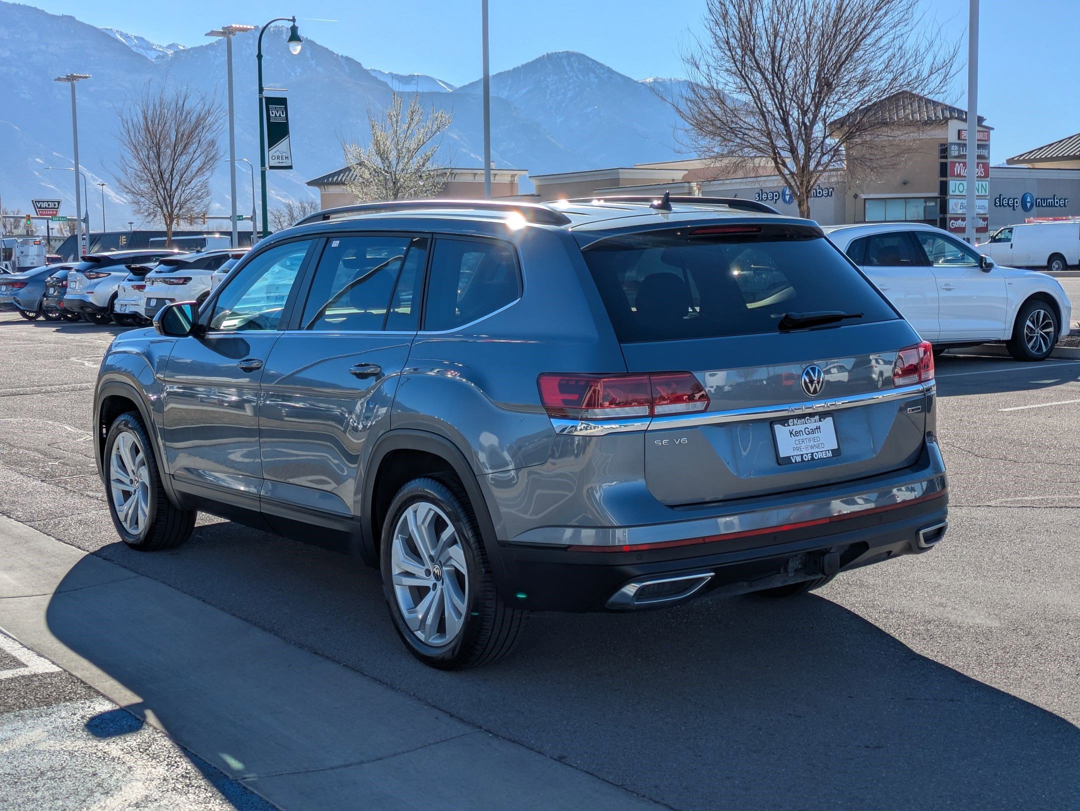 Used 2022 Volkswagen Atlas SE w/ Panoramic Sunroof Package image 9