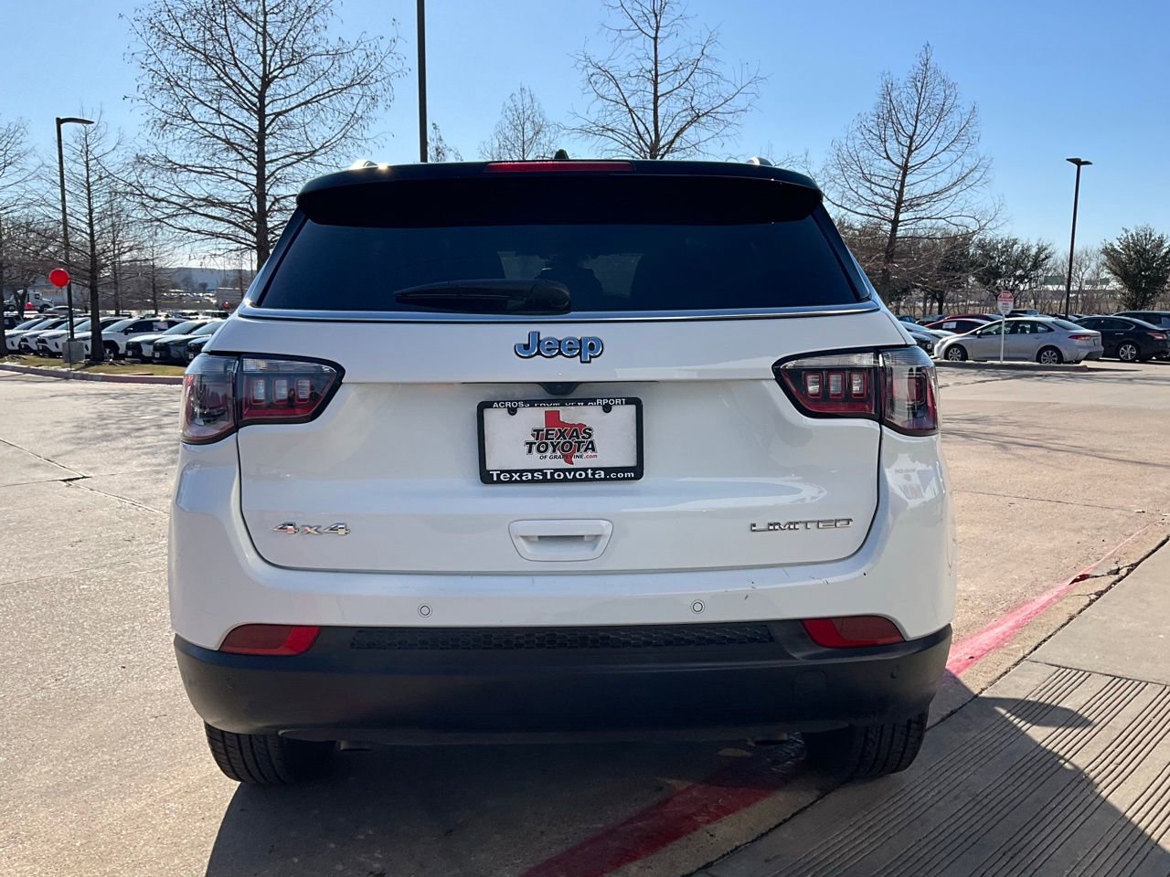 Used 2025 Jeep Compass Limited image 7