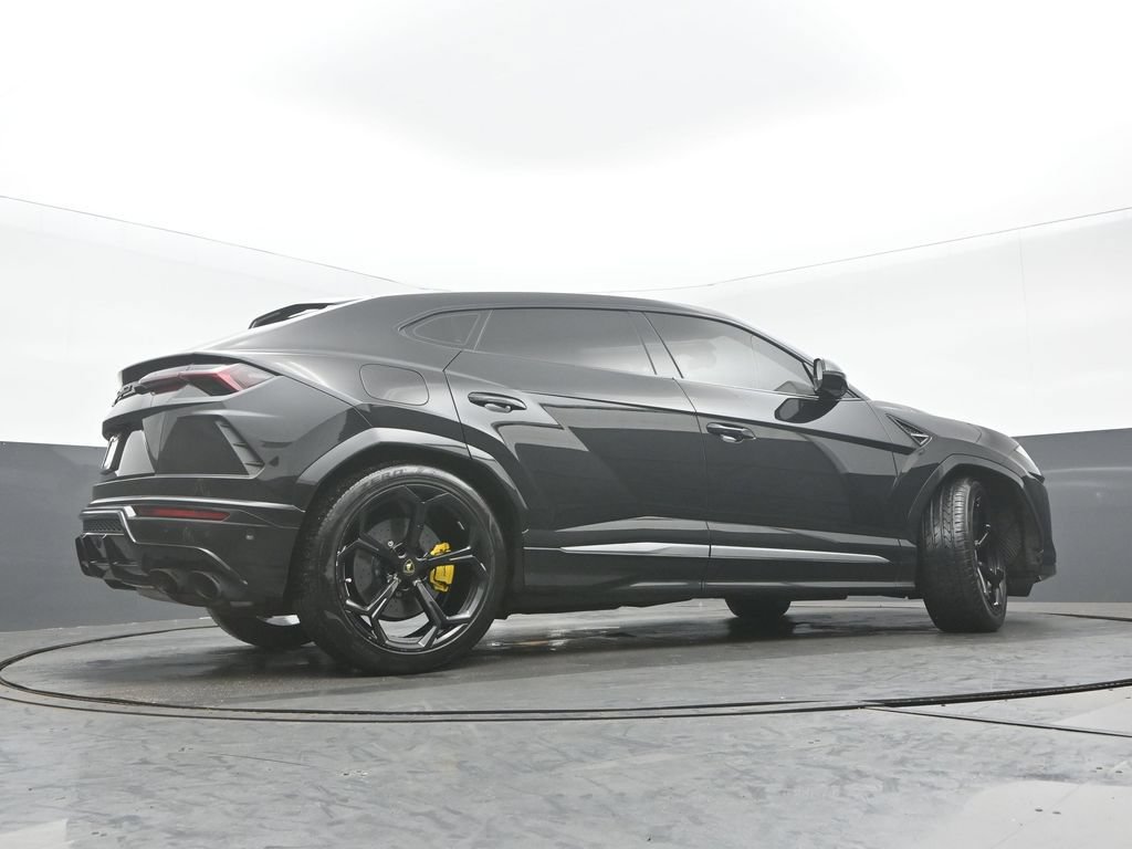 Used 2021 Lamborghini Urus AWD/4WD image 34