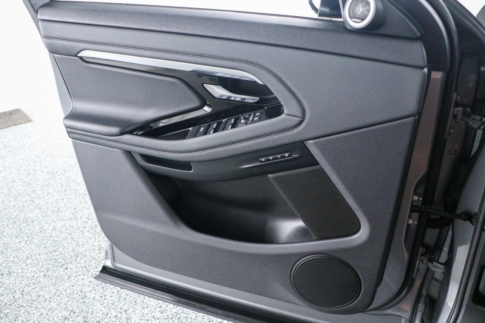 Used 2023 Land Rover Range Rover Evoque S image 24