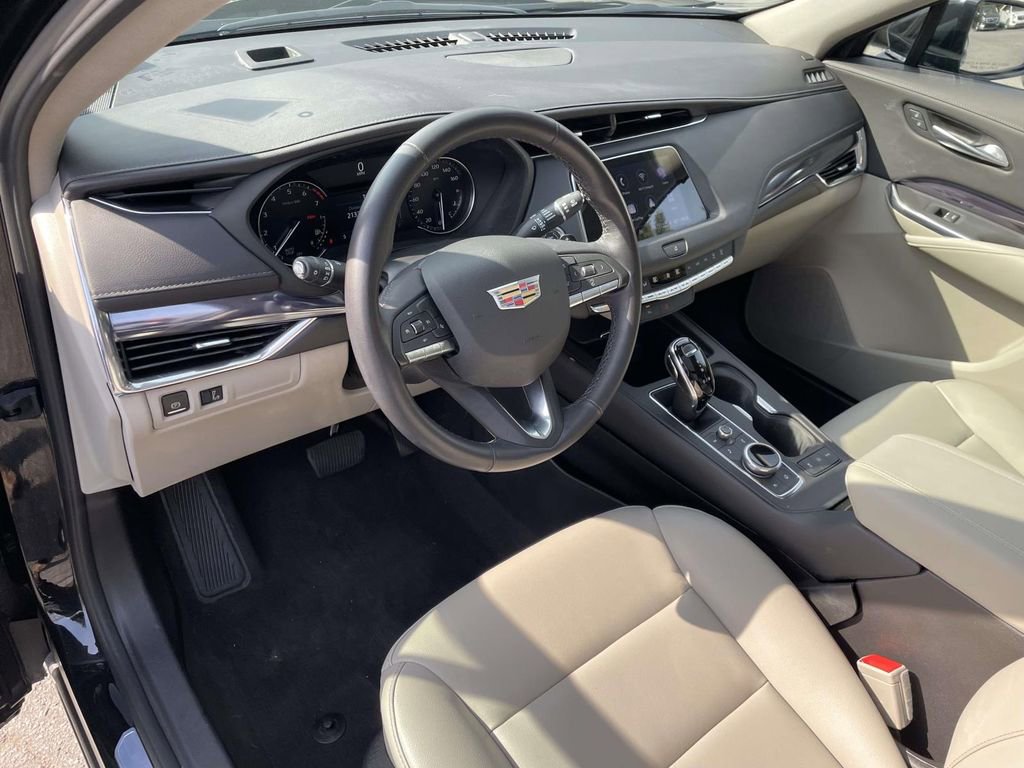 Certified 2023 Cadillac XT4 Luxury image 17