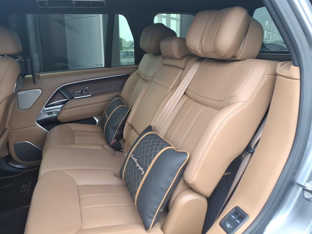 Used 2024 Land Rover Range Rover Long Wheelbase Autobiography AWD/4WD image 28