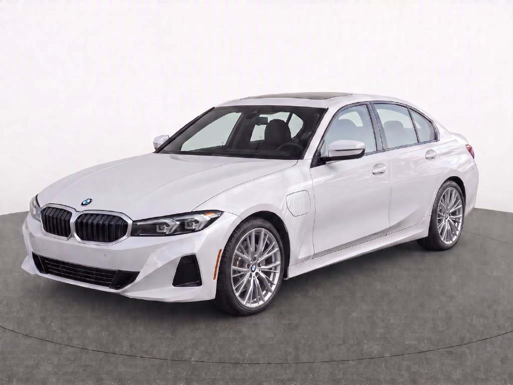 Used 2024 BMW 330e xDrive AWD/4WD image 3