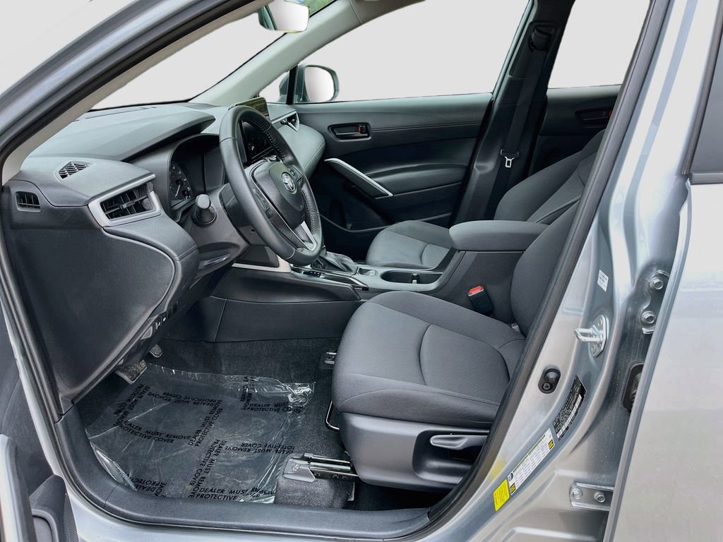 Used 2025 Toyota Corolla Cross LE FWD image 20