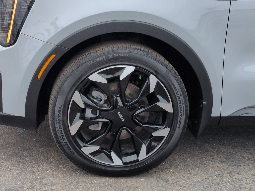 Certified 2025 Kia Sorento EX w/ Panoramic Sunroof Package FWD image 34