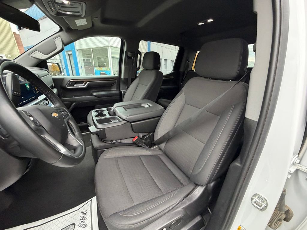Used 2025 Chevrolet Silverado 1500 LT image 9
