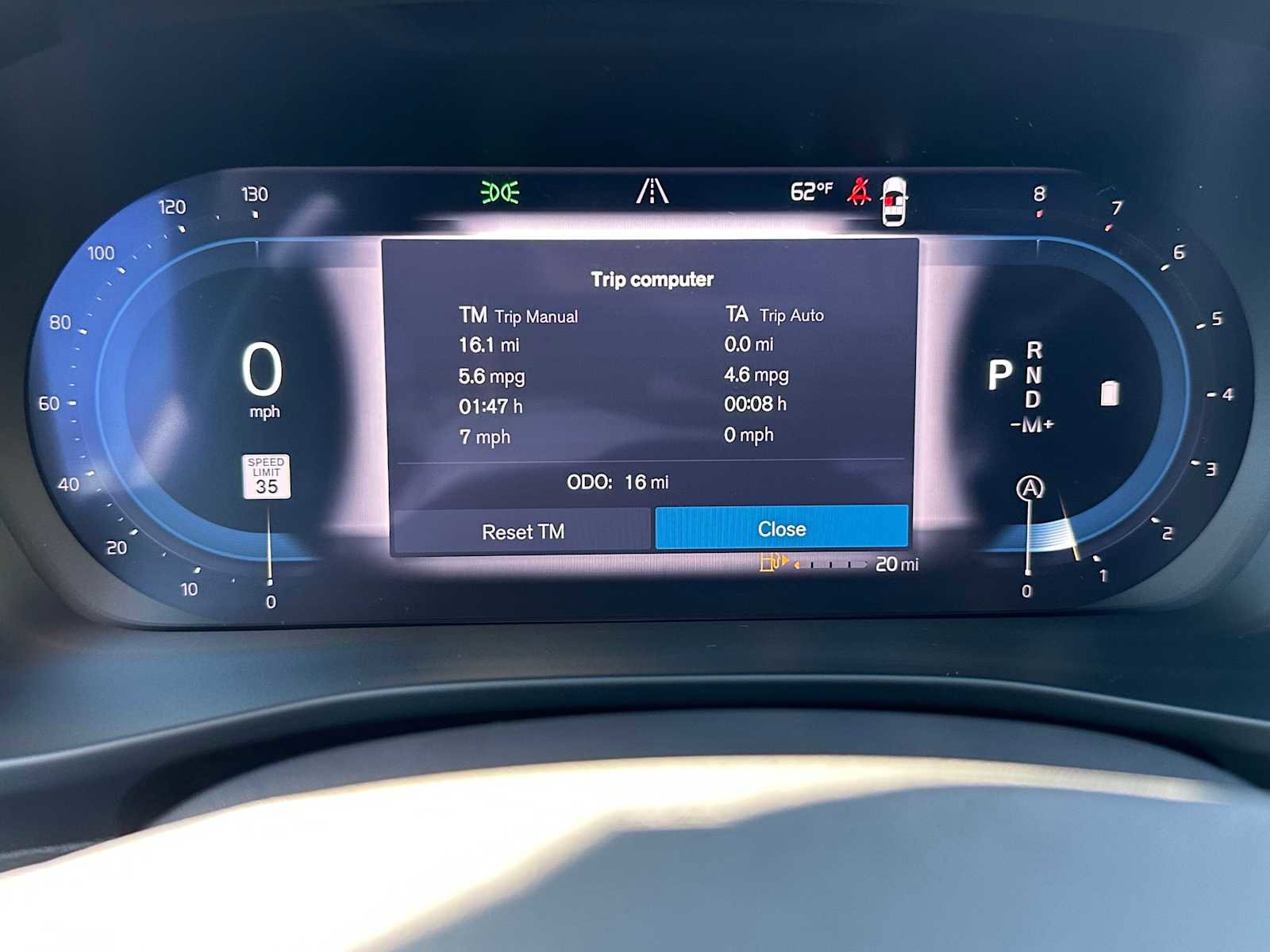 New 2025 Volvo XC40 B5 Ultra w/ Climate Package image 24