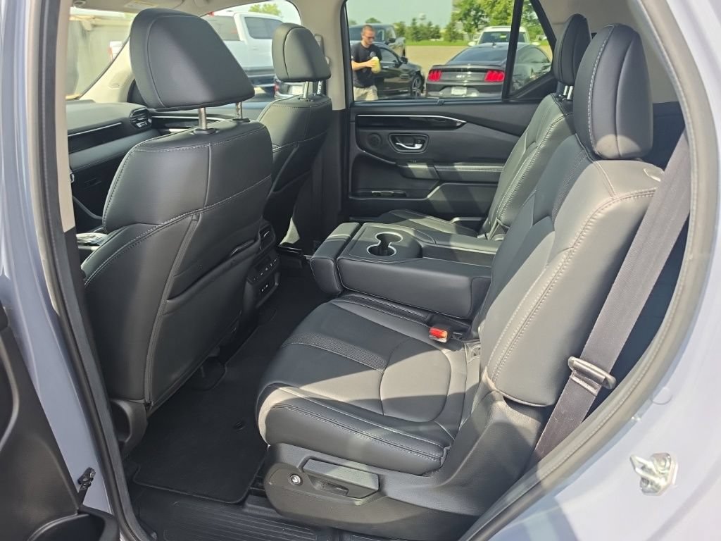 Used 2024 Honda Pilot Touring image 28