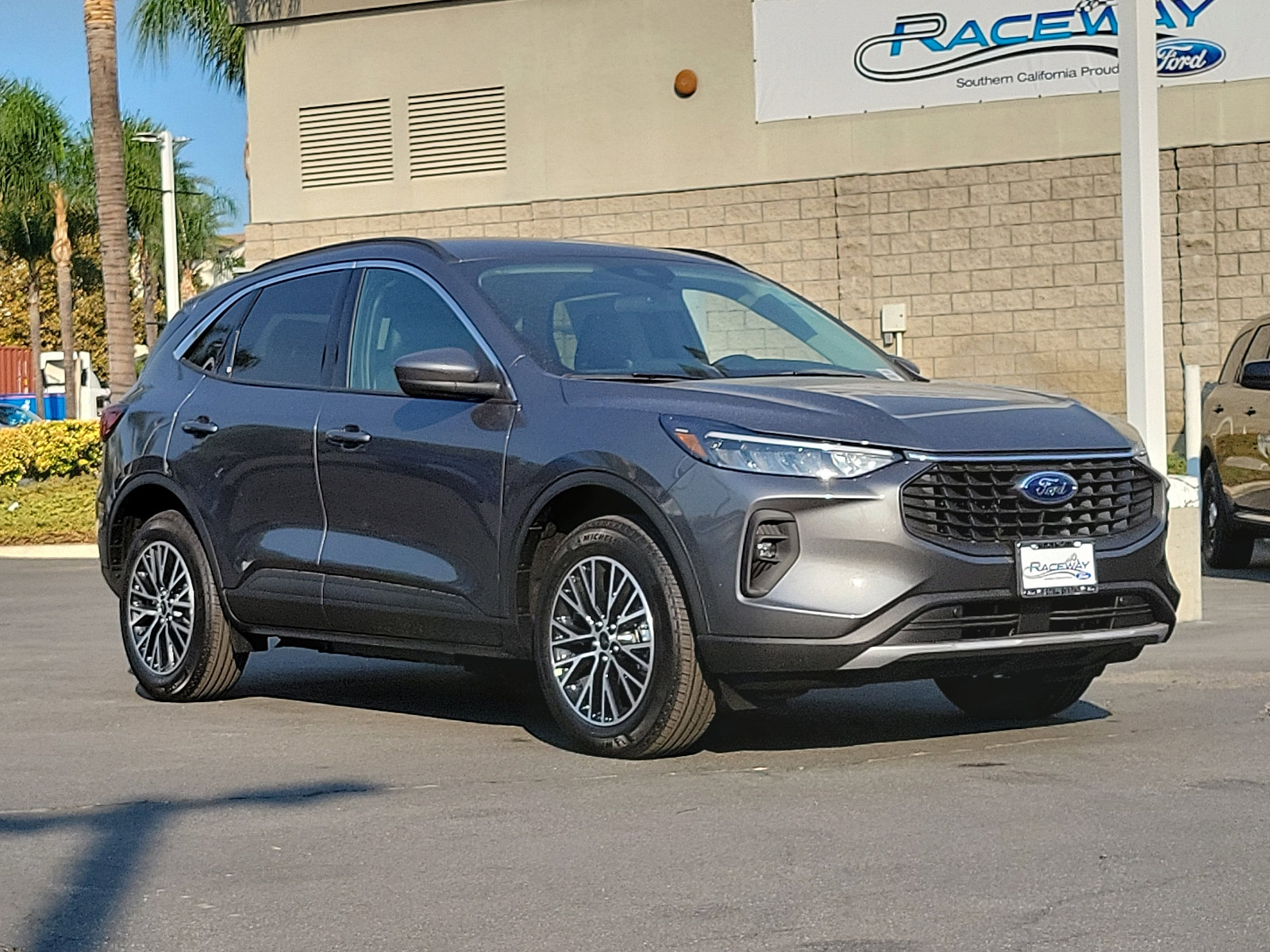 New 2024 Ford Escape SE