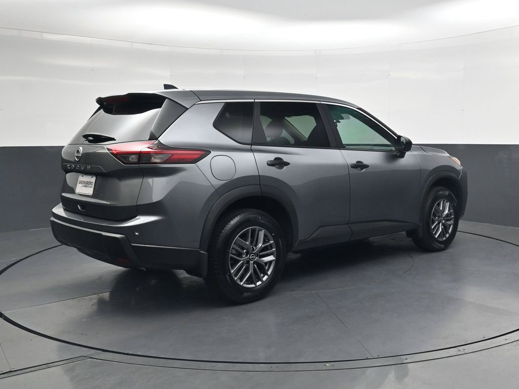 Used 2025 Nissan Rogue S FWD image 5