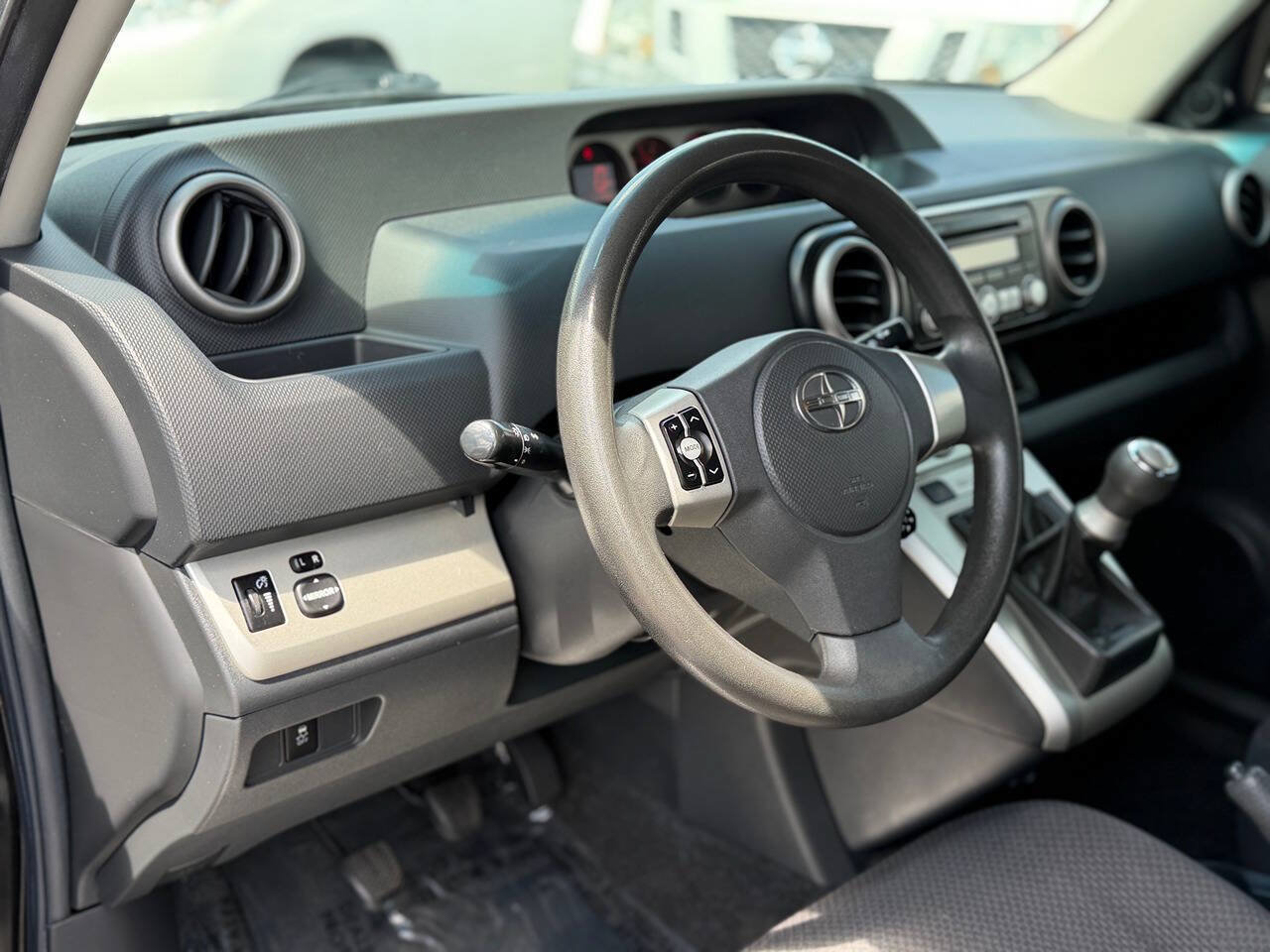 Used 2009 Scion xB FWD image 38