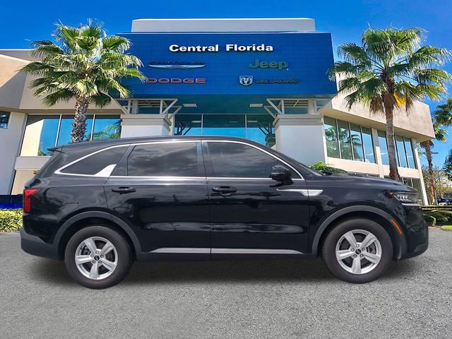 Used 2021 Kia Sorento LX image 4