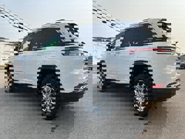 New 2025 Jeep Grand Cherokee Laredo X image 10