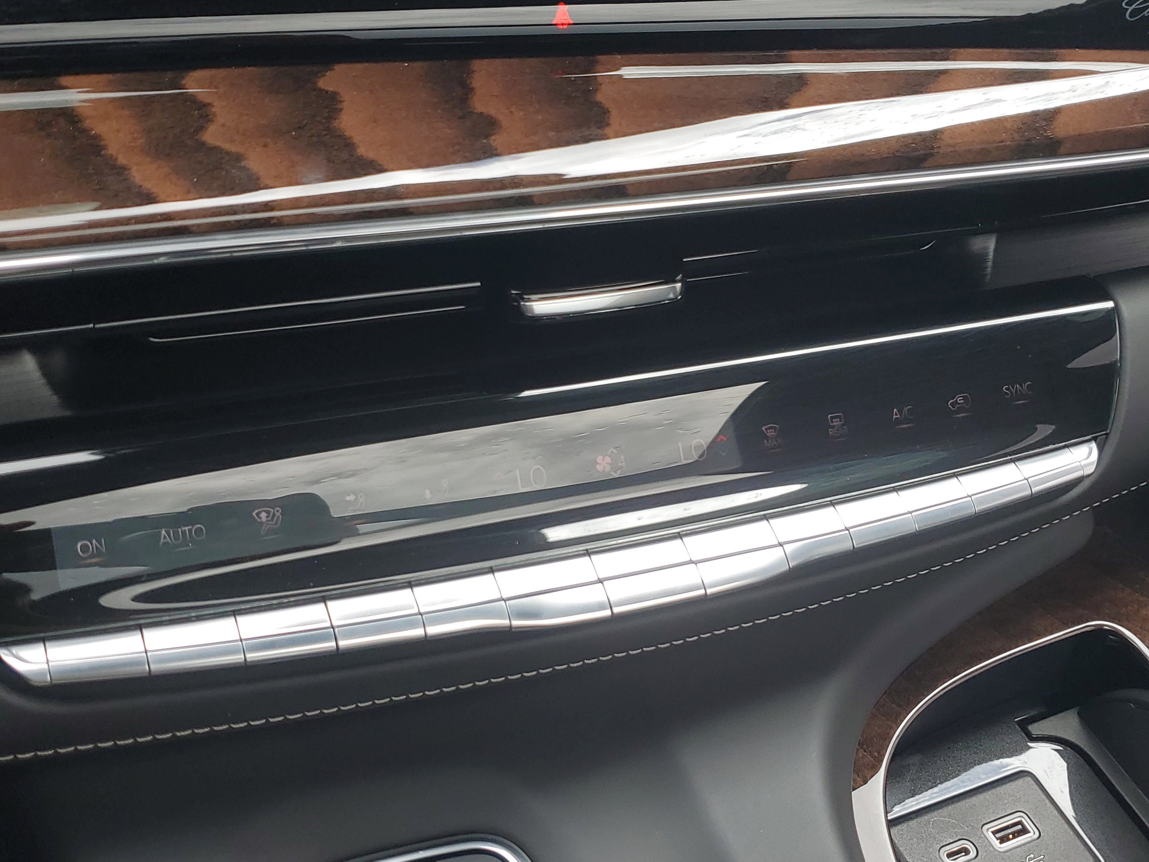 Used 2022 Cadillac Escalade ESV Sport Platinum w/ LPO, ONYX Package image 30