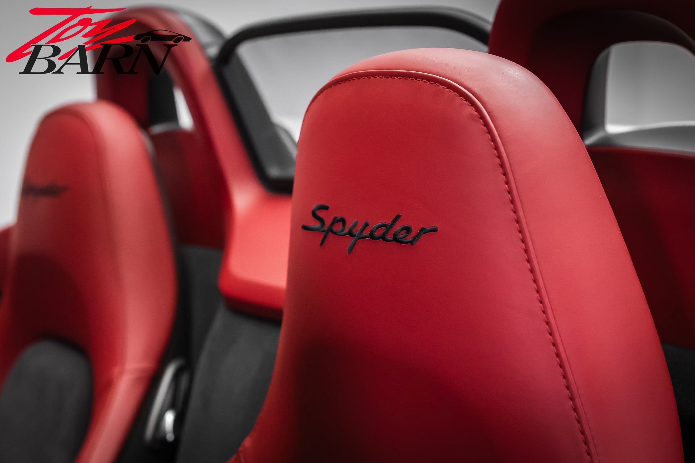 Used 2016 Porsche Boxster Spyder RWD image 34