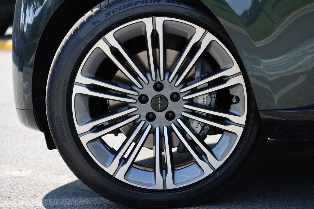 New 2026 Land Rover Range Rover SE AWD/4WD image 9