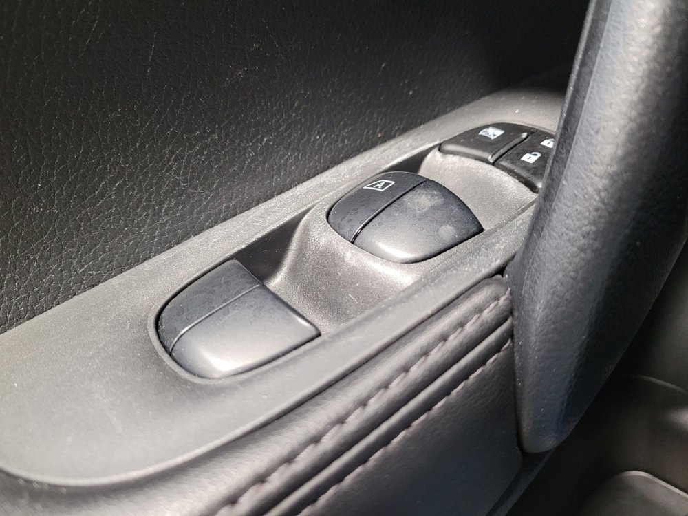 Used 2021 Nissan Rogue Sport S FWD image 27