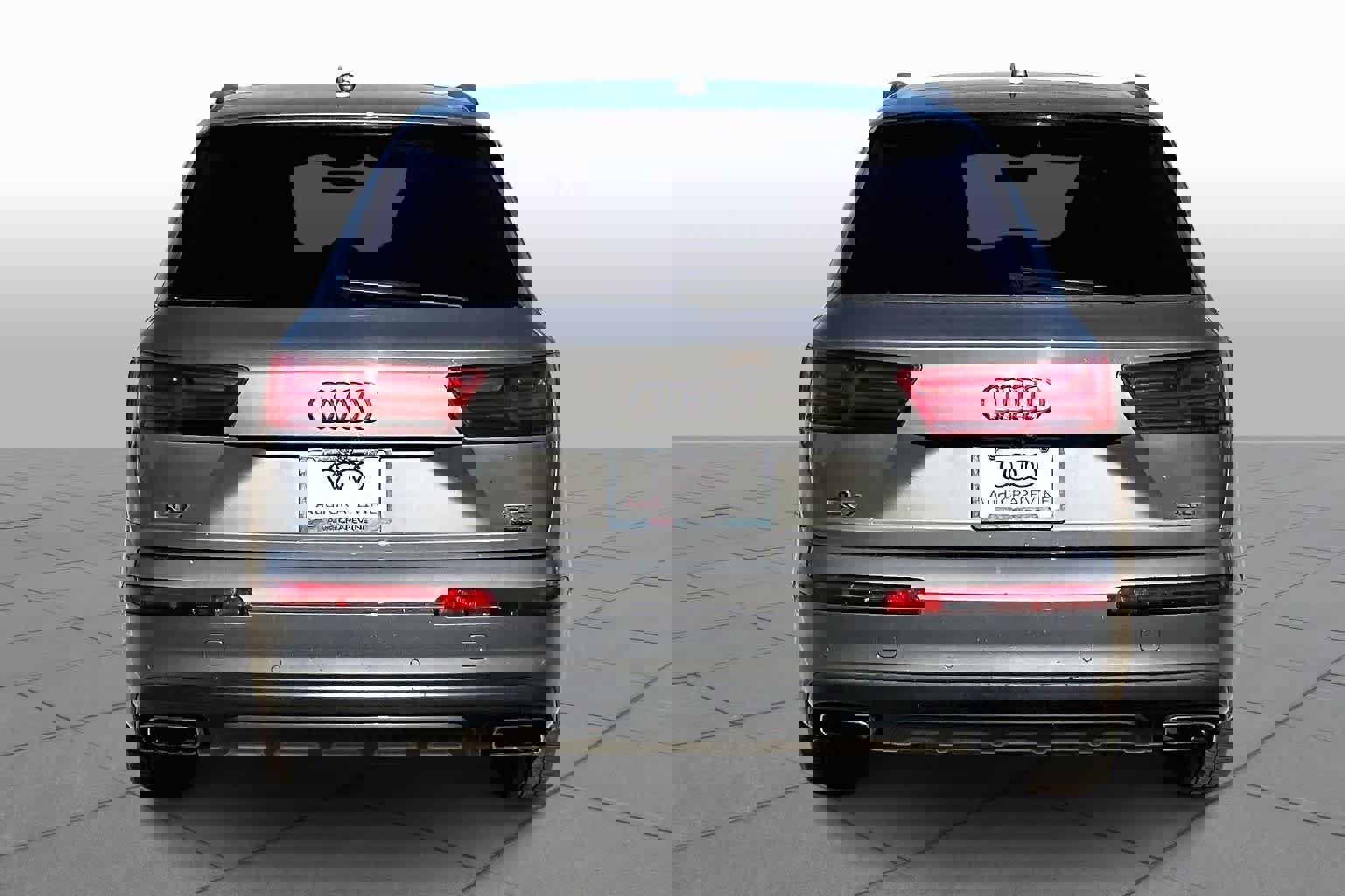 Used 2017 Audi Q7 3.0T Prestige image 4