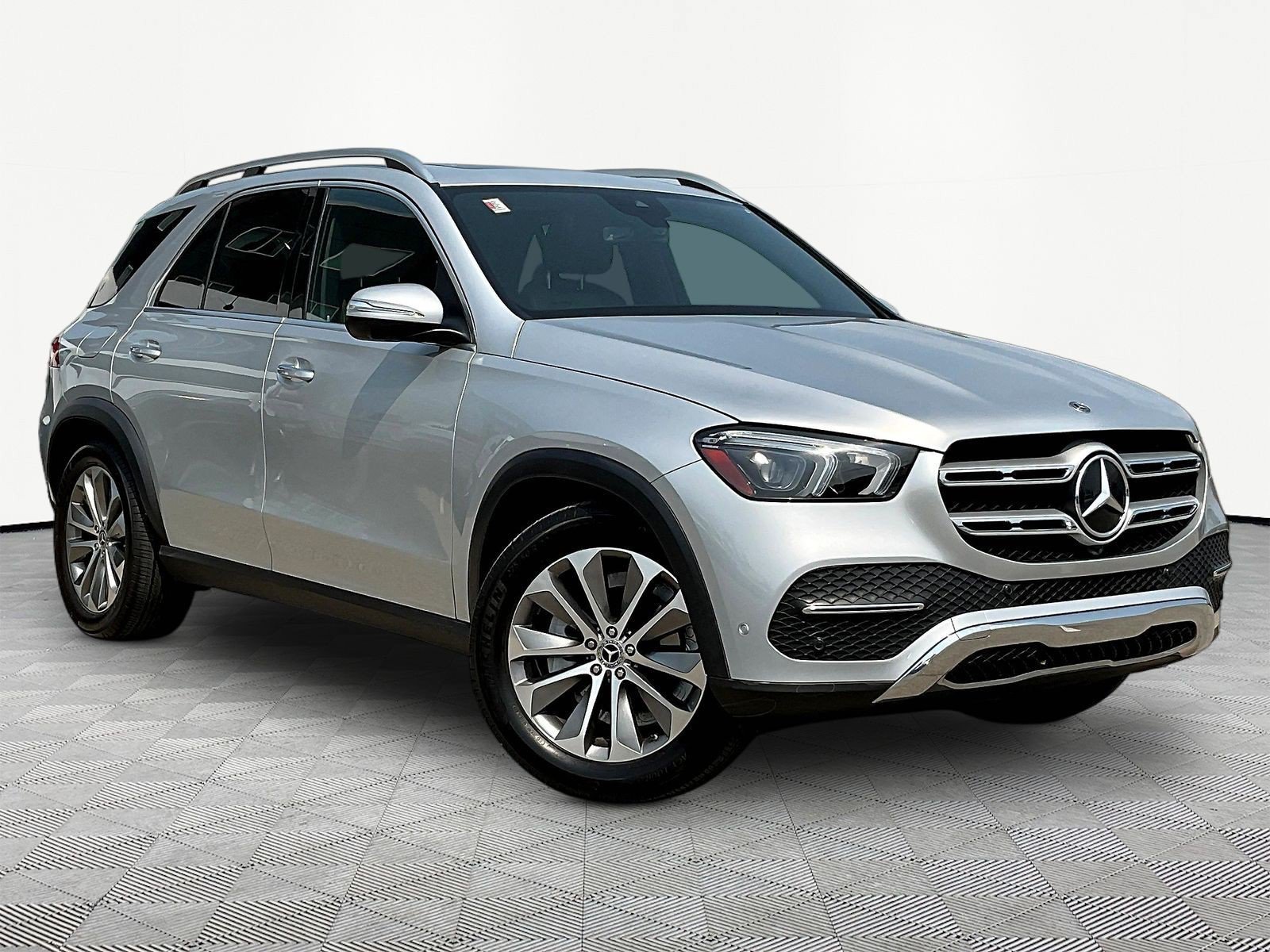 Used 2020 Mercedes-Benz GLE 350 4MATIC image 3