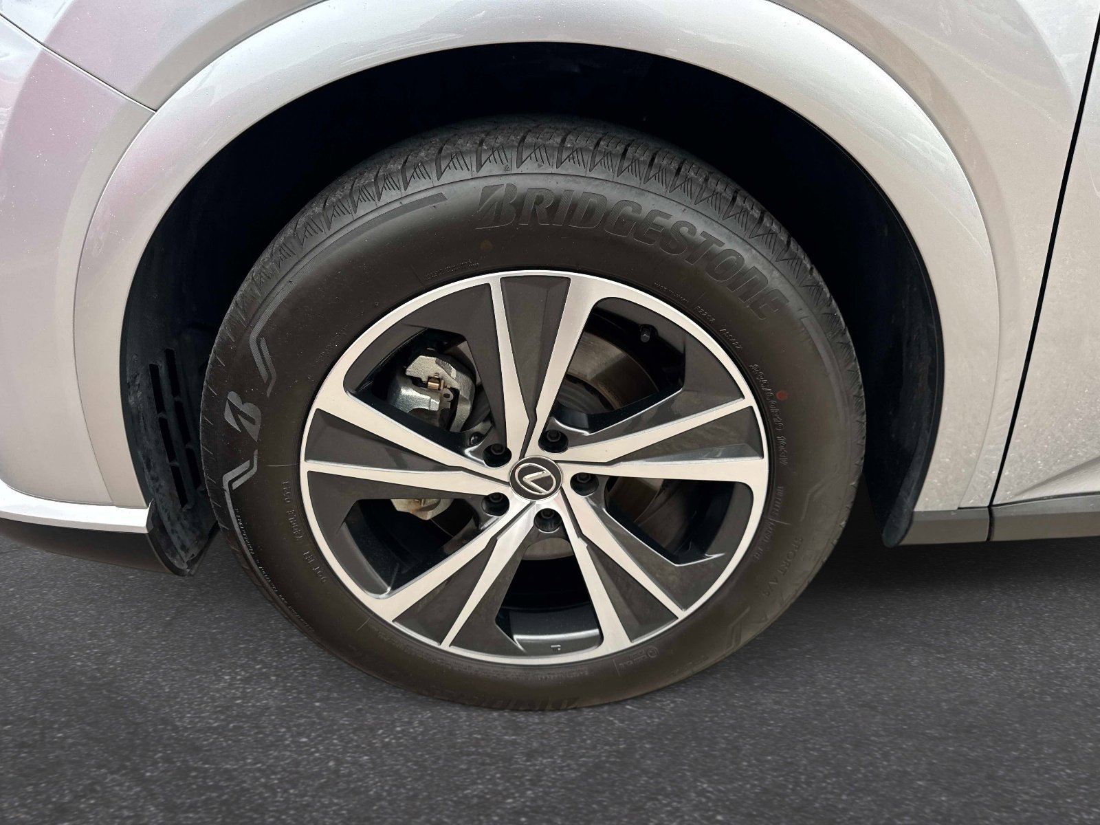 Used 2023 Lexus RX 350 Premium w/ Accessory Package (Z1) FWD image 10