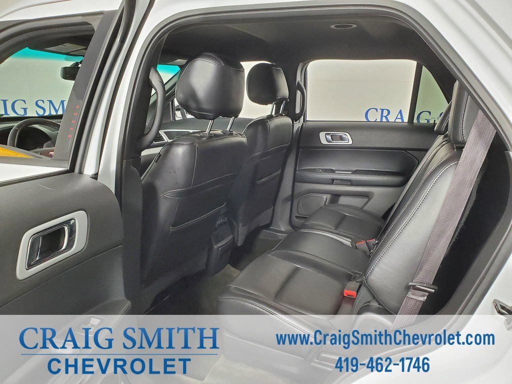 Used 2015 Ford Explorer XLT w/ Equipment Group 202B AWD/4WD image 34
