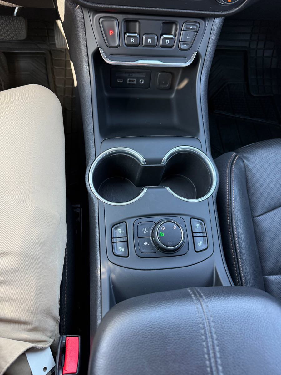 Used 2021 GMC Terrain SLT image 22