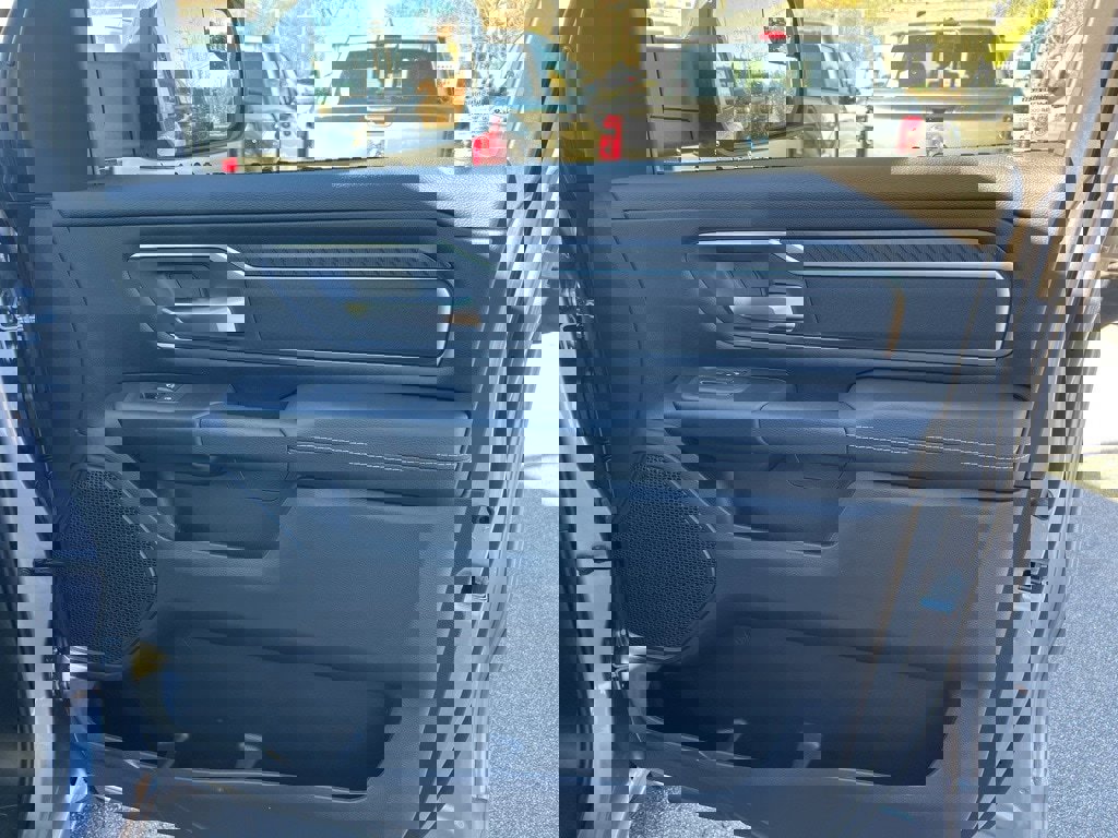 New 2026 RAM 1500 4x4 Crew Cab image 10